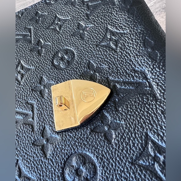 Louis Vuitton Chain Shoulder Bag Monogram
Amnlant Noir SAINT SULPICE PM - Picture 13 of 16